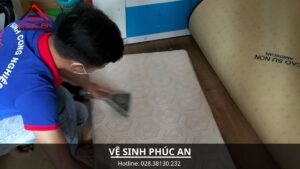 cach-ve-sinh-nem-cao-su-van-thanh