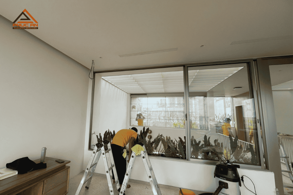 Đội ngũ Phúc An tổng vệ sinh nhà sau xây dựng